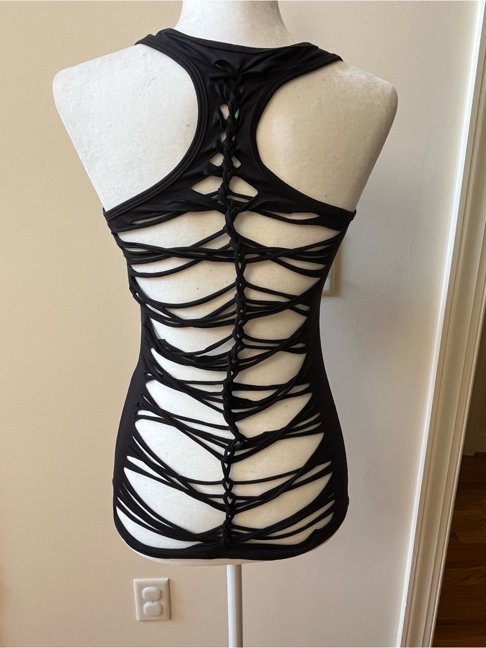 Jala black tank L